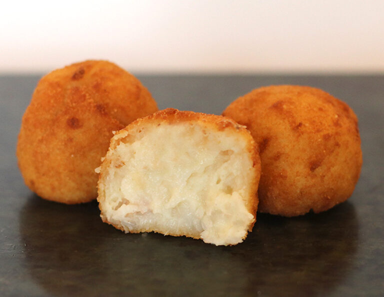 Croquetas-de-bacalao-y-gambas​